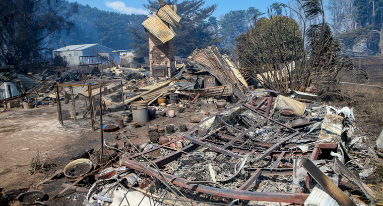 Fires in Victoria’s south-west have damaged or destroyed close to 20 homes. Image: AAP