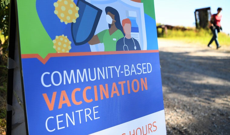 Sign for a vaccination centre.