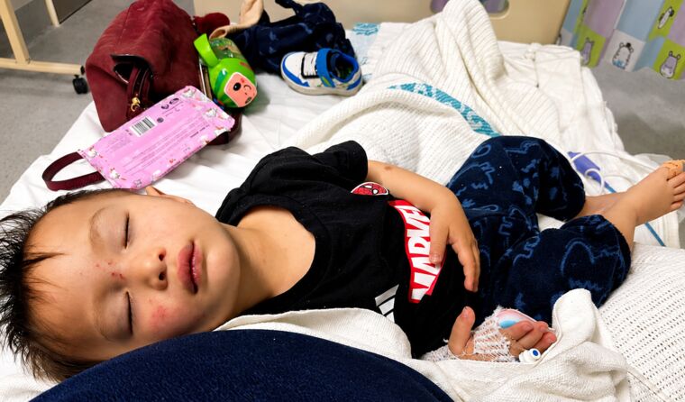A baby with RSV in hospital